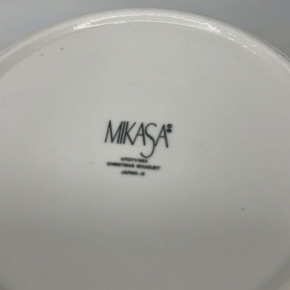 Mikasa Christmas Bouquet Trinket Box Candy Dish Lid Made Japan 4 3/4 In Round - Picture 5 of 6